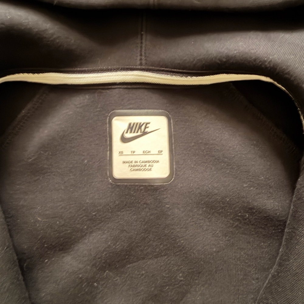Nike Black Sportswear Tech Fleece Windrunner - Picture 4 of 5